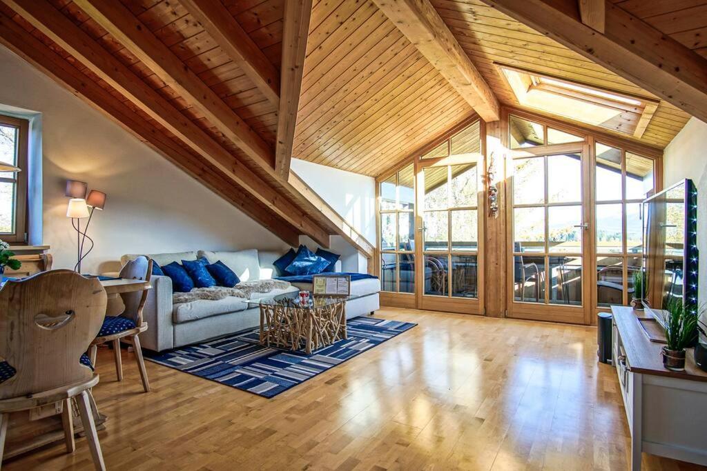 Luxury Living Near Weissensee +Balcony +Netflix ฟุสเซ่น ภายนอก รูปภาพ