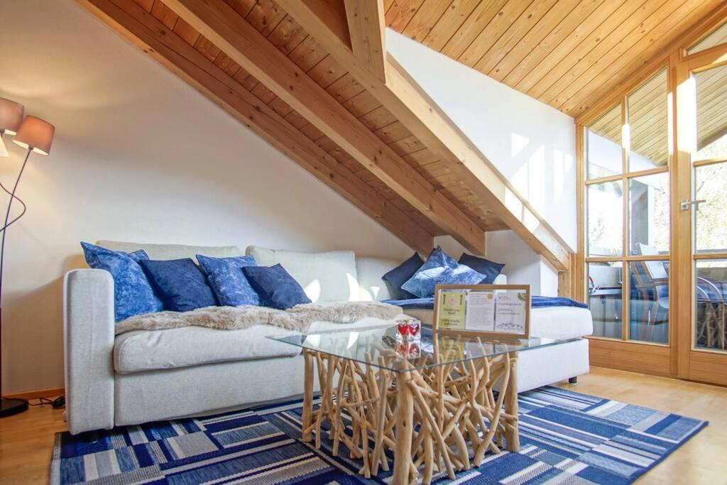 Luxury Living Near Weissensee +Balcony +Netflix ฟุสเซ่น ภายนอก รูปภาพ