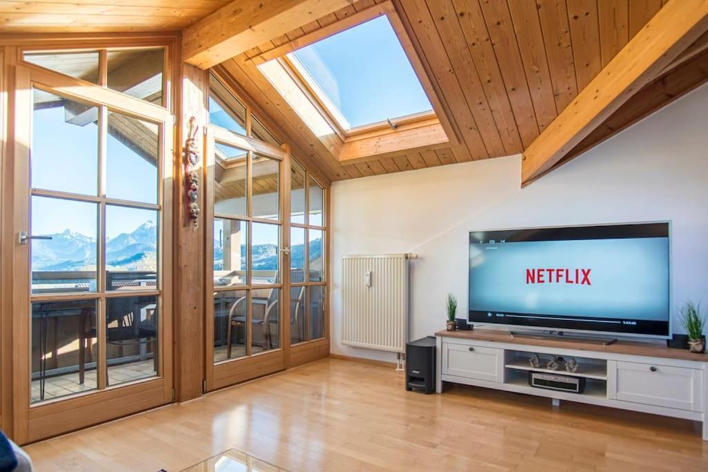 Luxury Living Near Weissensee +Balcony +Netflix ฟุสเซ่น ภายนอก รูปภาพ